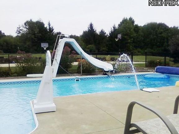 3rd image of 10325 Lindsay Ln