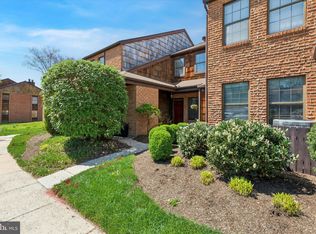 8 Hopkinson Ct, Chesterbrook, PA 19087