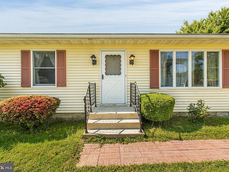 1st image of 1218 Aiken Avenue Ext