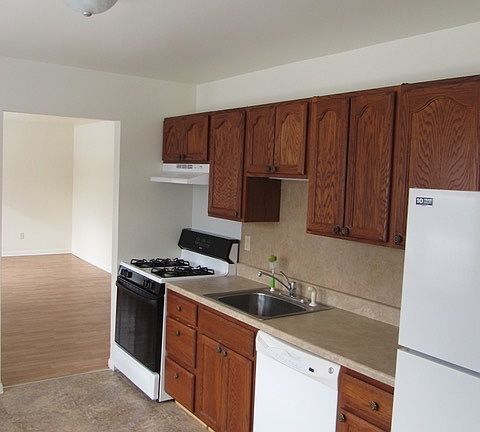 2nd image of 1219 Jane Ellen Dr SE