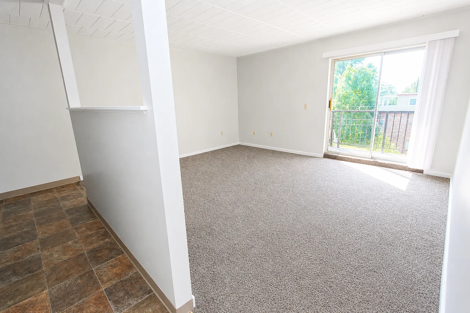 1 bed, 740 sqft, $1,399 — Photo 3