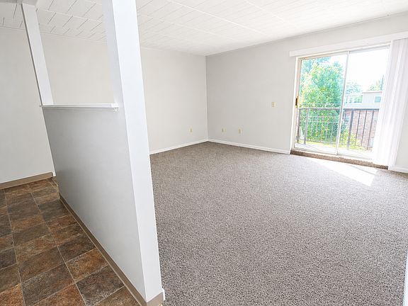 3rd image of 530 Kelly Ave