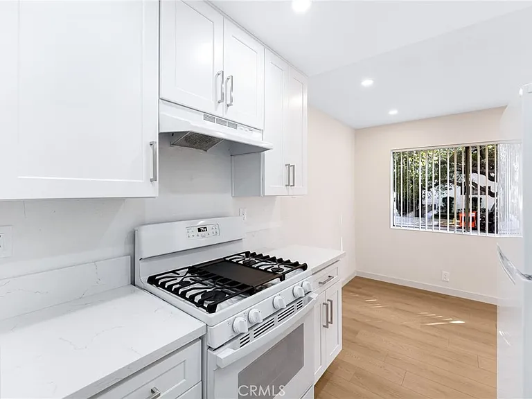 333 Riverdale Dr #17 — Photo 8