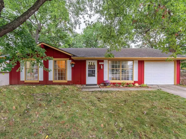 1348 Northlea Dr, South Bend, IN 46628