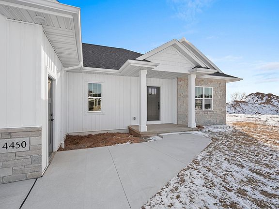 2nd image of 4450 Nature Rdg