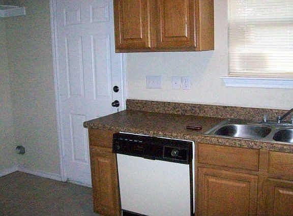 2nd image of 2714 Pall Mall Ave