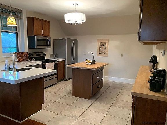 2nd image of 156 Caroline St APT 3E