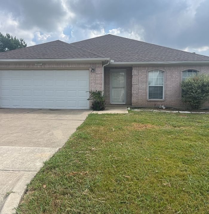 1st image of 631 Blueberry Hill Ln