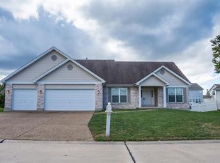 4 Augusta Downs Dr, Saint Peters, MO 63376