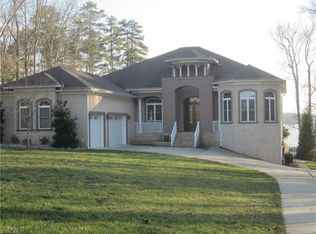 1337 Waterford Pointe Rd, Lexington, NC 27292