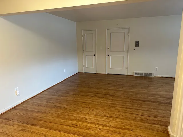 25901 Woodward Ave — Photo 8