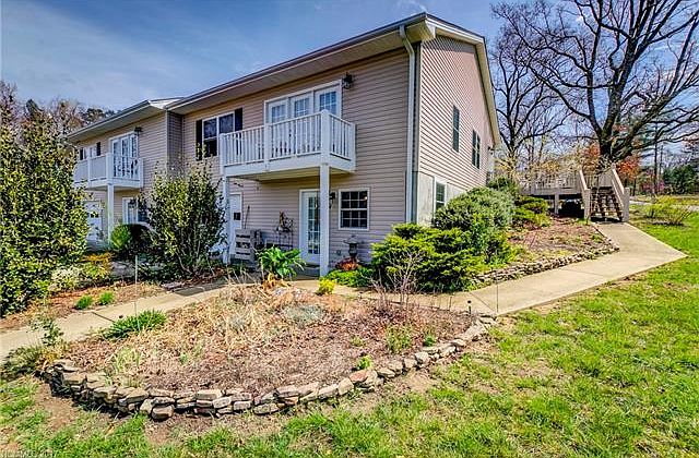 1st image of 3311 Sandy Dr