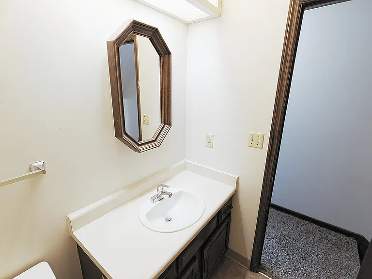 1110 F St #5 — Photo 15