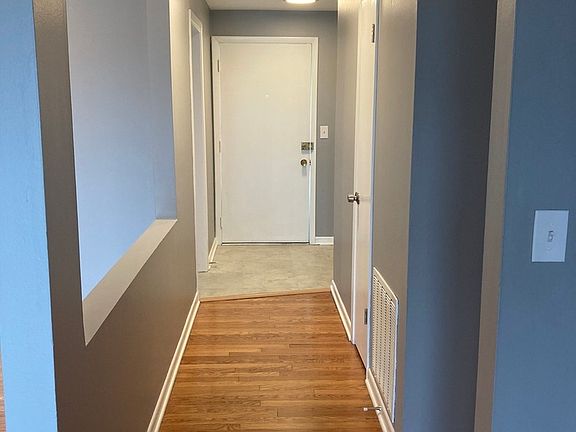 3rd image of 6317 N Milwaukee Ave APT 1B