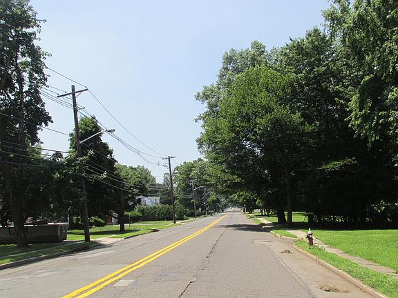 5th image of 39-24 Morlot Ave