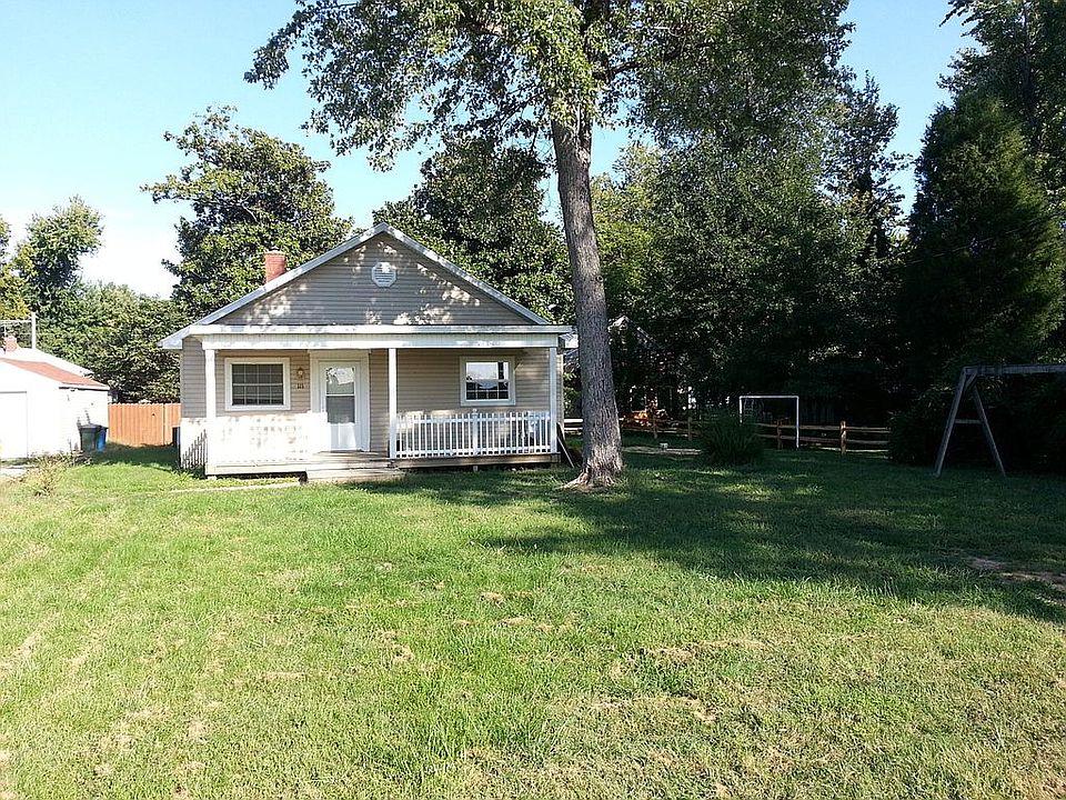 1st image of 111 W Phelps Dr