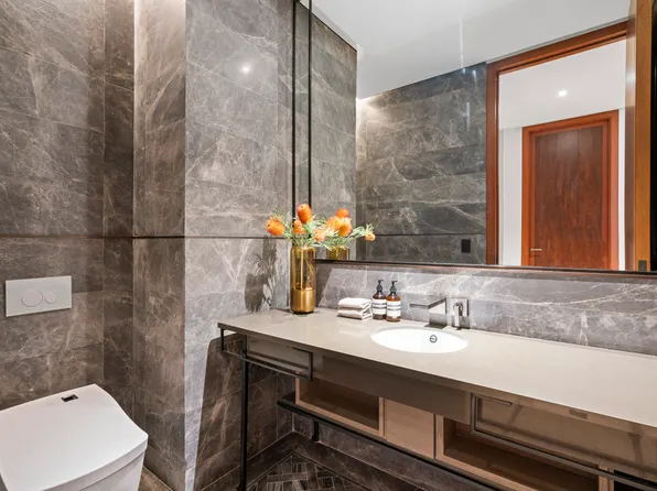 730 Fifth Avenue image 21 of 46