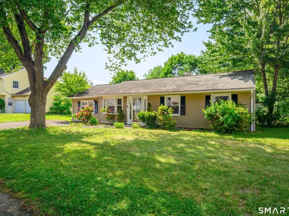 28 Hickory Street, Danbury, CT 06810