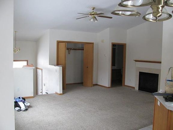 2nd image of 2718 S Meadow Lark Ln