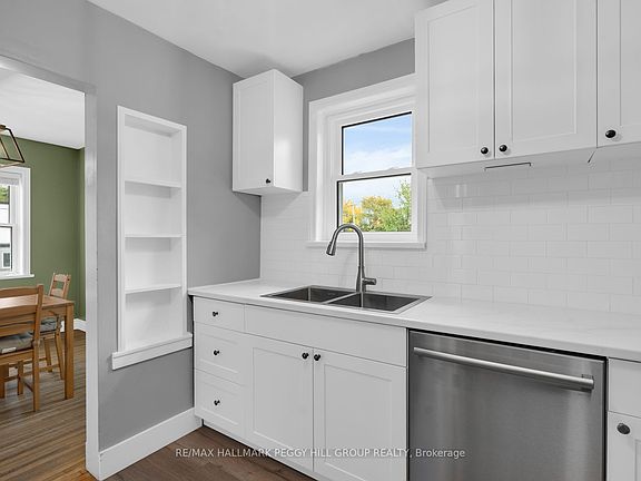 4th image of 1556 Flos Cres #4-W