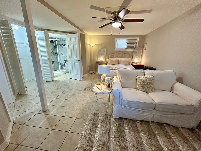 1610 McDuff Ave S #2 — Photo 6