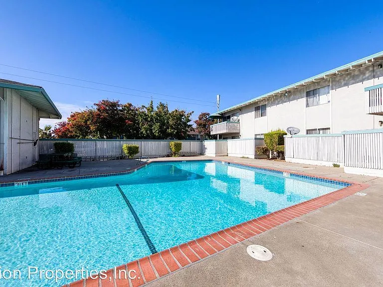 35750 Bettencourt St — Photo 27