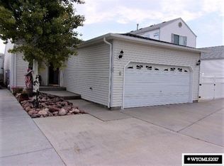129 Magnolia Cir, Rock Springs, WY 82901