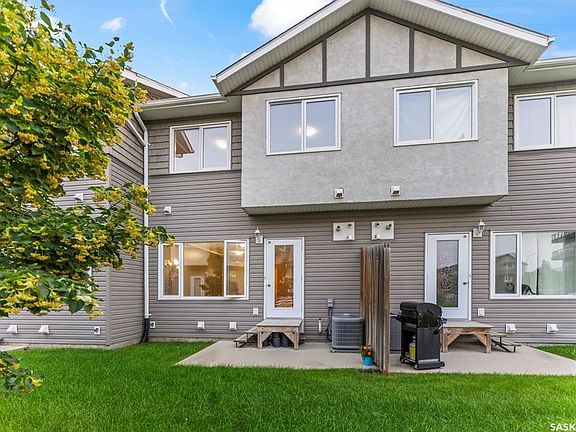 3rd image of UNIT 1002-715 Hart ROAD