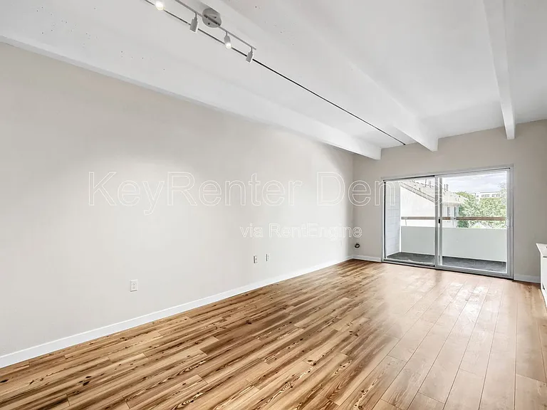 551 N Pearl St #303 — Photo 9