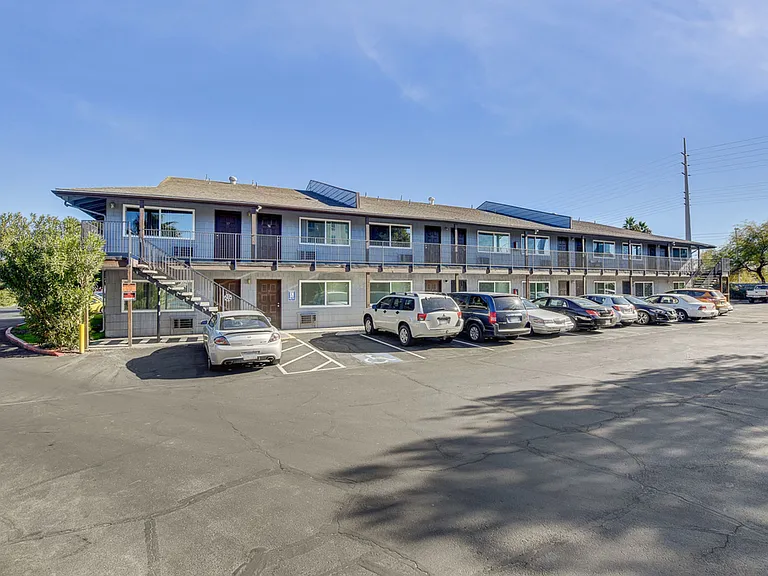 4050 Palos Verdes St_09