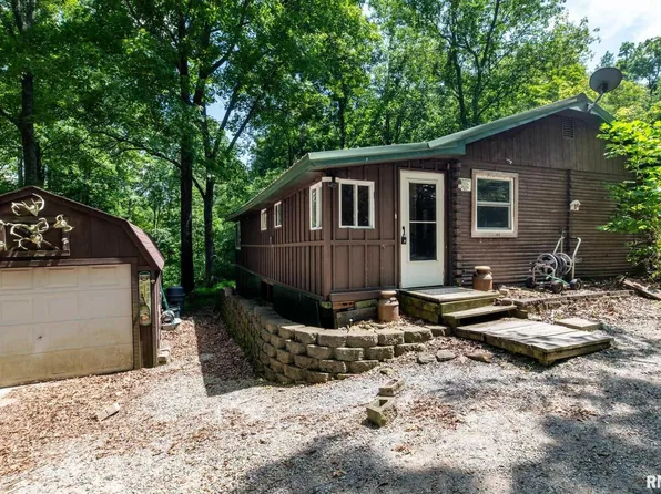 615 E Blue Ave, Creal Springs, IL 62922