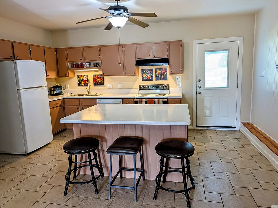 1st image of 2491 Canyon Lake Forest Dr Ste A