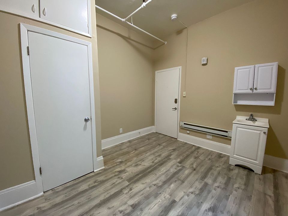 1st image of 124 Waverly Pl #309