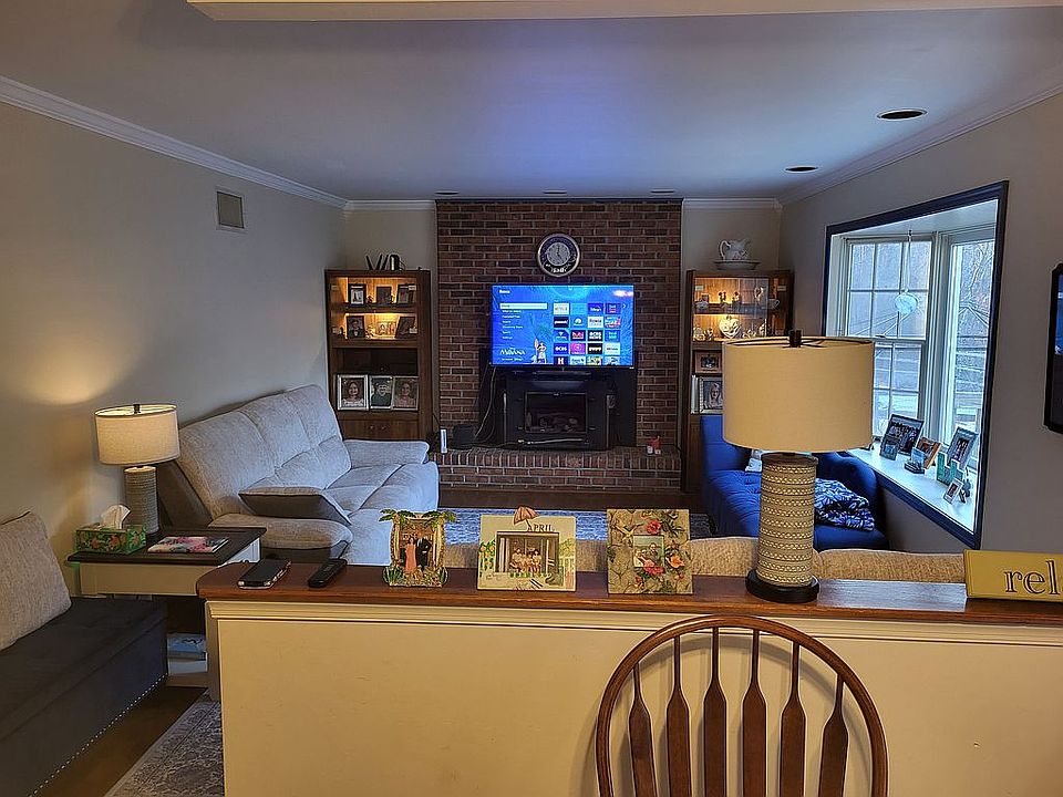 Huge renovated Family Room