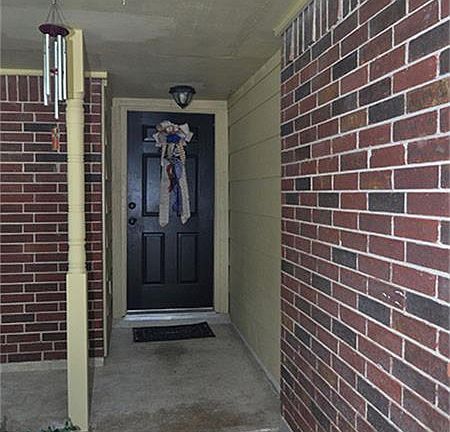 3rd image of 2606 Pine Cone Dr