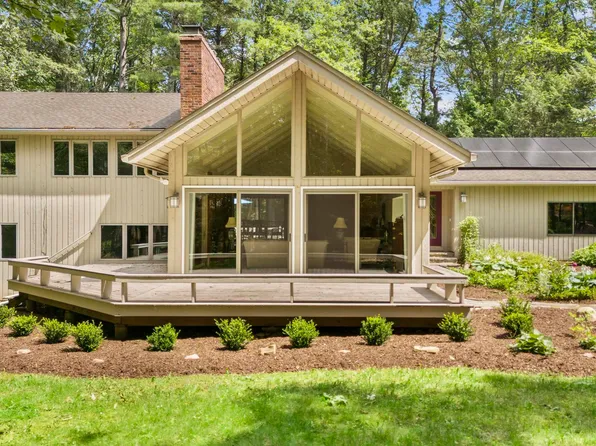 17 Merrywood, Simsbury, CT 06070