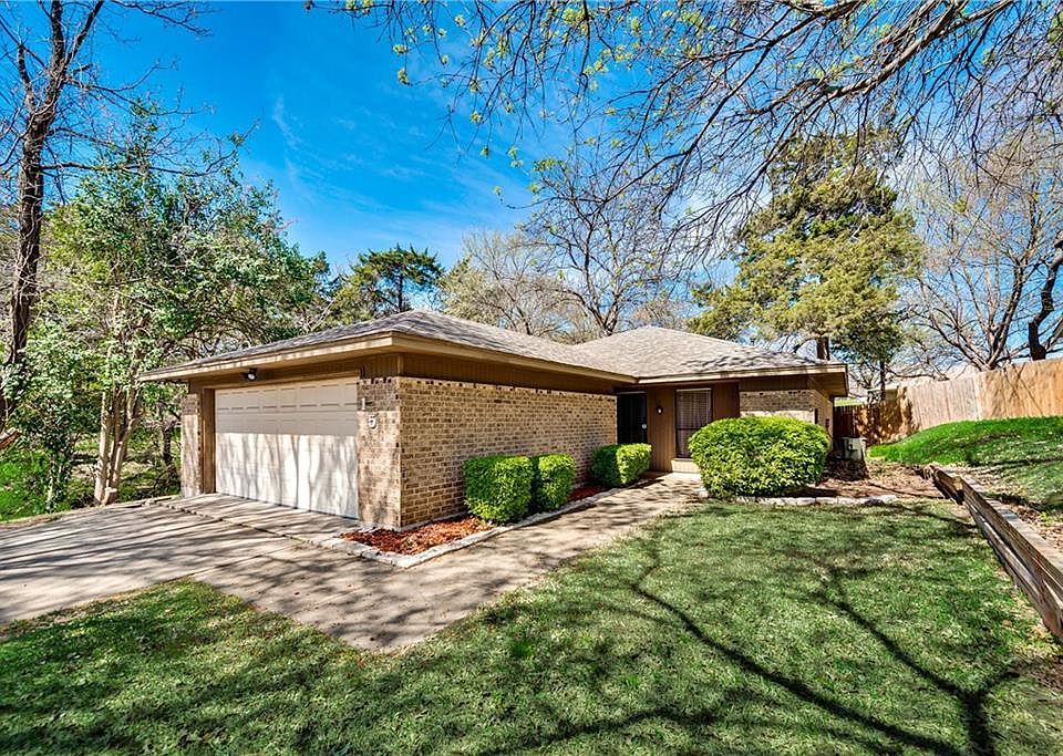 1st image of 1519 Limetree Ln