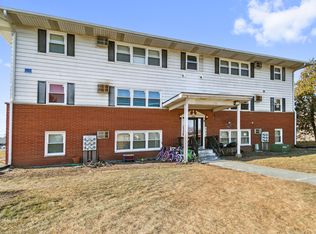 1025 N Farnsworth Ave APT C, Aurora, IL 60505