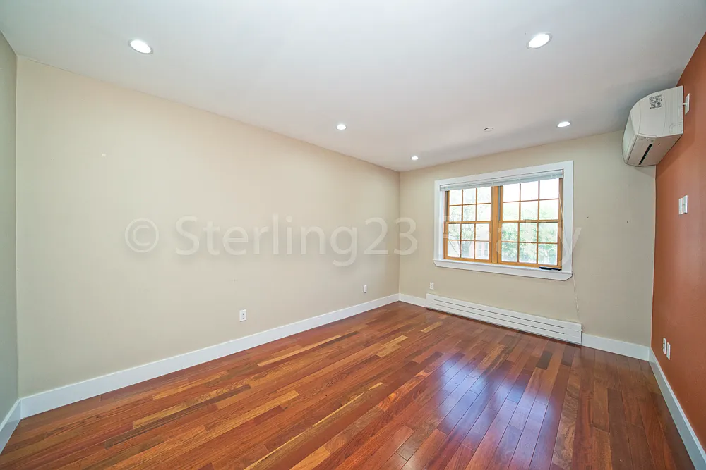 21-08 Steinway Avenue — Photo 4