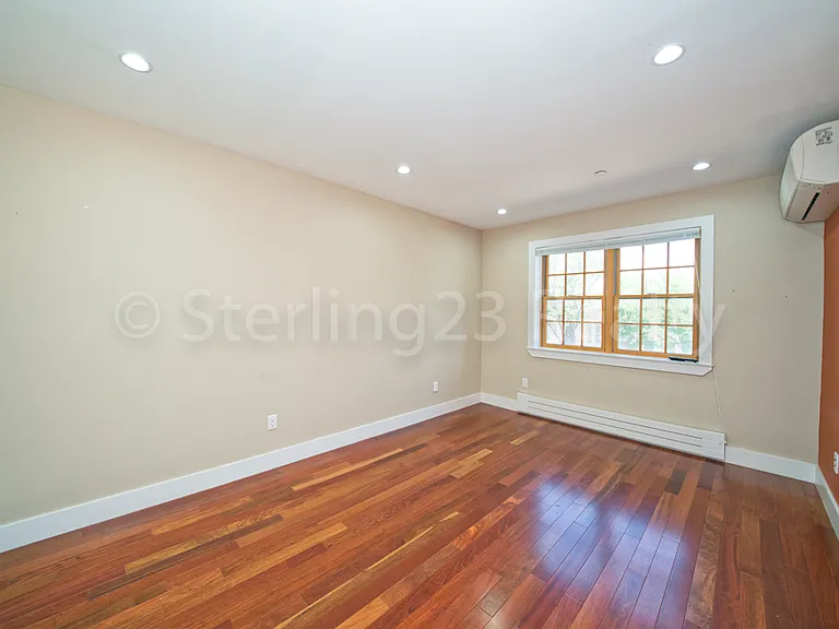 21-08 Steinway St #4 — Photo 4