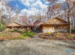 34 Indian Creek Dr, Rudolph, OH 43462