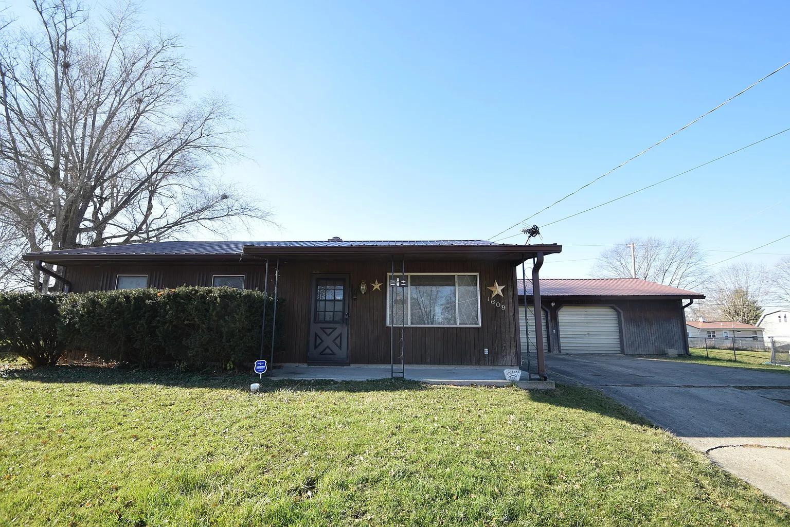 1609 Athens St photo 1