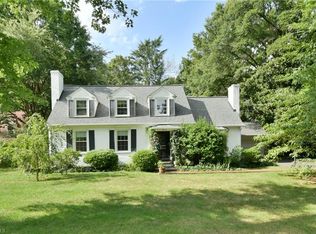 2015 Colonial Pl, Winston Salem, NC 27104