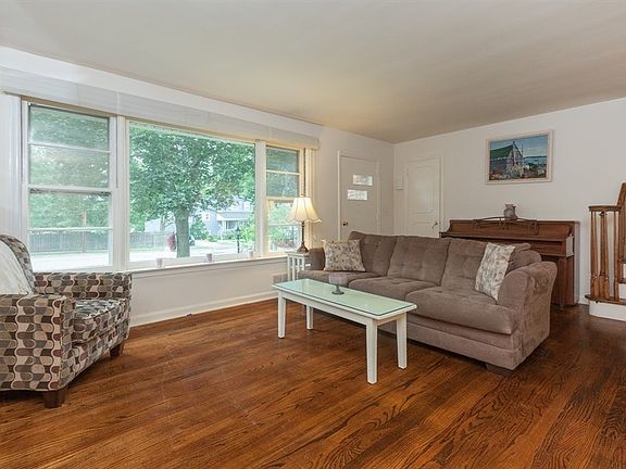 3rd image of 52 Fairway Ave
