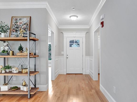 3rd image of 8 Weber Farm Rd #8