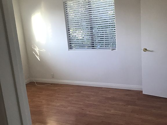 4th image of 5935 1/2 Buffalo Ave