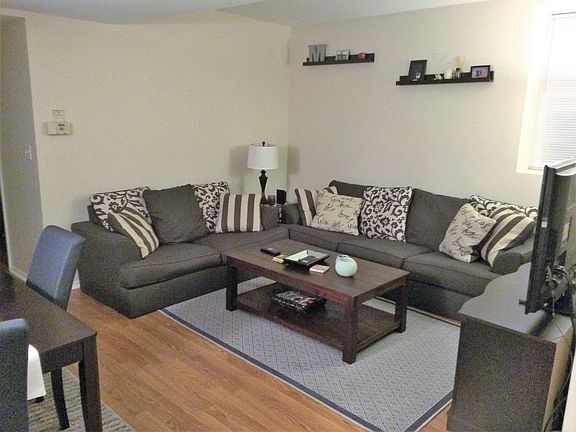 2nd image of 3138 N Clifton Ave APT G