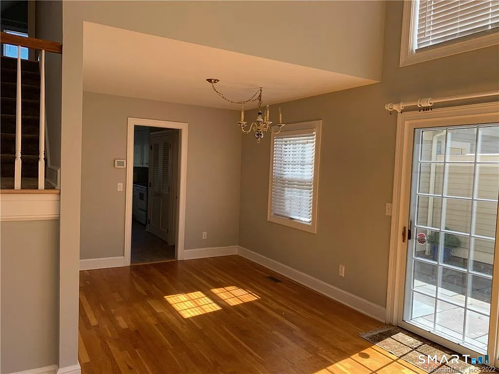 1 bed, 1.5 bath, 1285 sqft, $5,300 — Photo 4