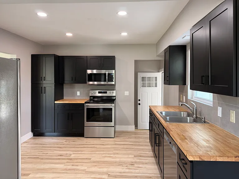 6632 Commonwealth Blvd — Photo 11