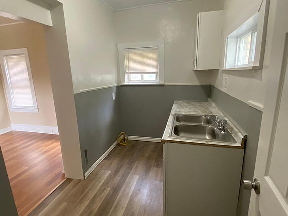 4th image of 857 Broadway Ave